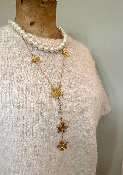 Lange bloemen ketting