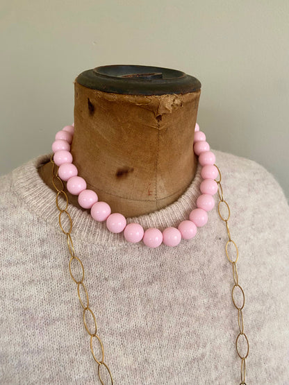Roze kralenketting